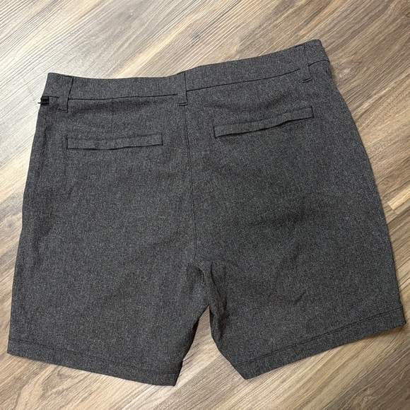 LULULEMON Men's Gray Shorts - Picture 3 of 5